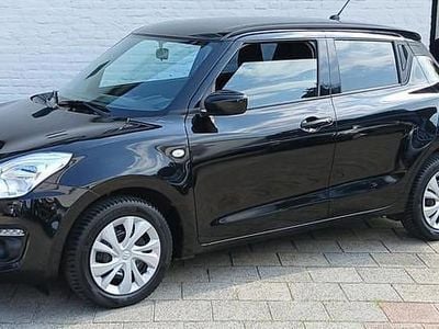 Zwart Gebruikt 2020 Suzuki Swift Comfort Hatchback | € 13.699 (Eerlijke prijs)