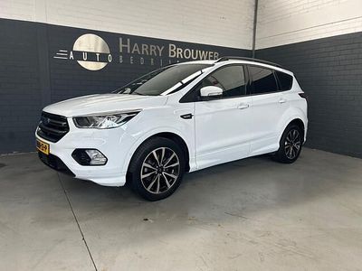 Wit Occasion 2018 Ford Kuga Vignale SUV | € 20.799 (Duur)
