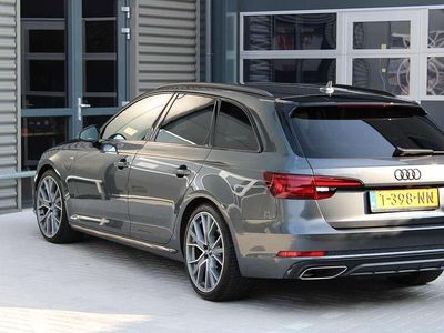 Grijs Occasion 2019 Audi A4 S-Line Stationwagen | € 30.950 (Iets duurder)