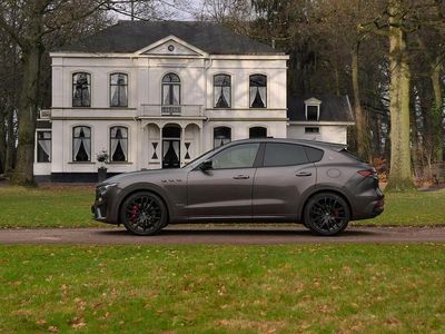 Grijs Occasion 2021 Maserati Levante SUV | € 99.500