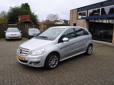 Mercedes B200