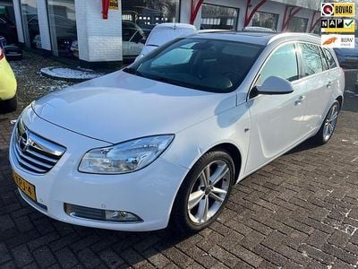 Wit Occasion 2012 Opel Insignia Cosmo Stationwagen | € 4.750 (Eerlijke prijs)