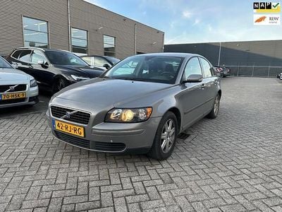 Grijs Gebruikt 2005 Volvo S40 Momentum Sedan | € 4.000 (Iets duurder)