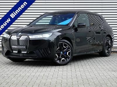 Zwart (metallic) Gebruikt 2024 BMW iX Sport Line SUV | € 54.900 (Eerlijke prijs)