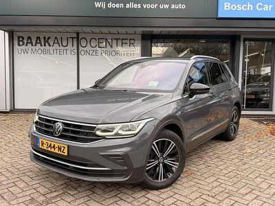 Grijs Gebruikt 2022 VW Tiguan Life SUV | € 27.950 (Super prijs)