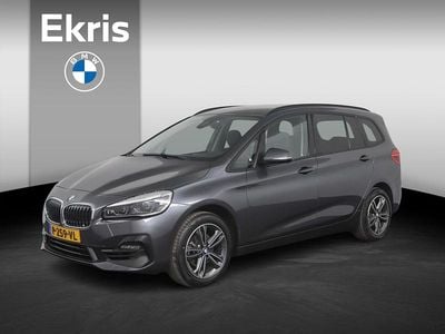 Grijs Gebruikt 2022 BMW 216 Sport Line Stationwagen | € 21.450 (Eerlijke prijs)