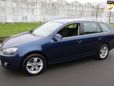Blauw (metallic) Gebruikt 2011 VW Golf Highline Stationwagen | € 4.900 (Eerlijke prijs)