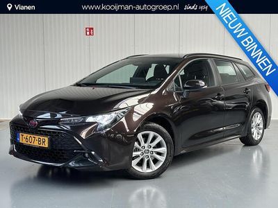 Bruin Gebruikt 2023 Toyota Corolla Active Stationwagen | € 27.950 (Iets duurder)