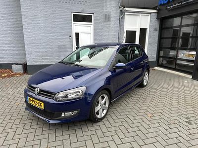 Blauw Gebruikt 2013 VW Polo Hatchback | € 7.395 (Eerlijke prijs)