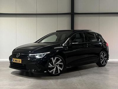 Zwart Occasion 2021 VW Golf VII R-line Hatchback | € 23.800 (Iets duurder)