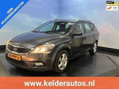 Grijs (metallic) Gebruikt 2011 Kia Ceed Hatchback | € 3.950 (Eerlijke prijs)