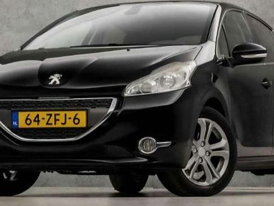 Zwart Gebruikt 2012 Peugeot 208 Allure Hatchback | € 5.000 (Iets duurder)