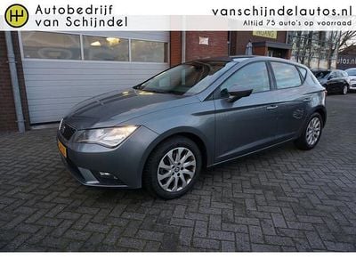 Grijs (metallic) Gebruikt 2013 Seat Leon Style Hatchback | € 3.950 (Eerlijke prijs)