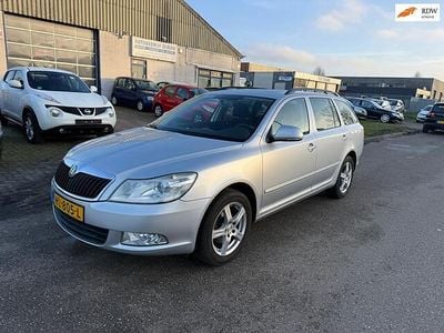 Grijs Gebruikt 2011 Skoda Octavia Ambition Stationwagen | € 3.750 (Goede deal)