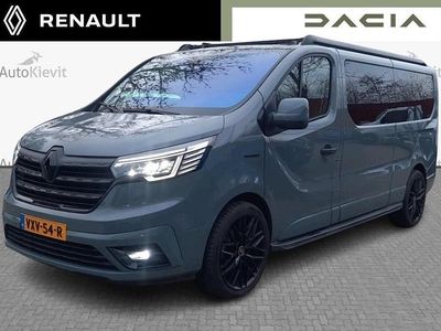 Gris urban (licht grijs) Occasion 2023 Renault Trafic Luxe | € 27.950
