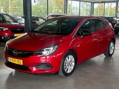 Rood Gebruikt 2021 Opel Astra Business Elegance Hatchback | € 13.990 (Eerlijke prijs)