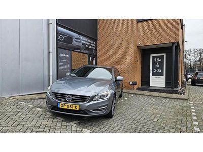 Grijs Occasion 2017 Volvo V60 Stationwagen | € 12.950 (Duur)