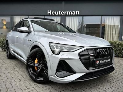 Grijs (metallic) Gebruikt 2021 Audi e-tron Sportback Black Edition SUV | € 33.950 (Iets duurder)
