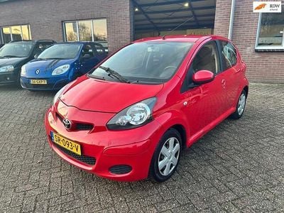 Rood Occasion 2011 Toyota Aygo Cool Hatchback | € 2.750 (Eerlijke prijs)