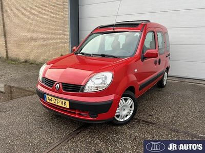Rood Occasion 2008 Renault Kangoo Expression Stationwagen | € 4.990