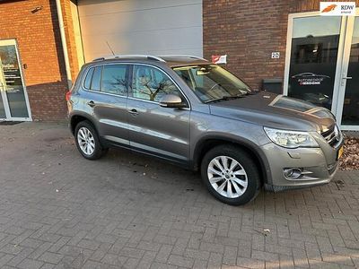 Grijs (metallic) Occasion 2009 VW Tiguan Sport SUV | € 8.999 (Eerlijke prijs)