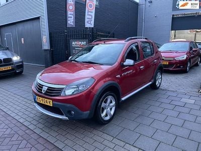 Occasion Dacia Sandero Stepway 87 PK (63 kW) 2010 Rood Hatchback