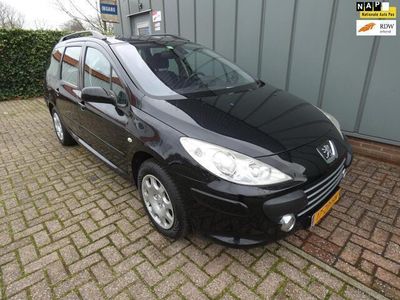 tweedehands Peugeot 307 Break 1.6 HDiF Premium NAP//AIRCO//NAVI//TREKHAAK//ELEC.RAMEN//