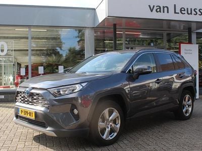 Grijs Gebruikt 2021 Toyota RAV4 Hybrid Style SUV | € 34.340 (Goede deal)