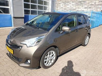 Bruin Gebruikt 2014 Toyota Verso-S Trend MPV | € 3.950 (Super prijs)