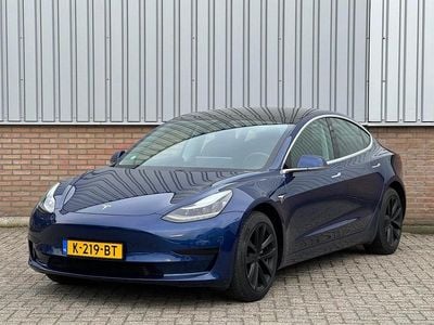 Blauw Occasion 2020 Tesla Model 3 Standard Range Sedan | € 18.950 (Goede deal)