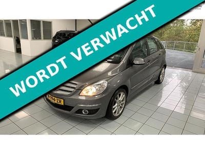 Grijs Gebruikt 2010 Mercedes B200 MPV | € 5.495 (Eerlijke prijs)