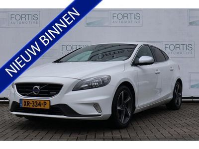 tweedehands Volvo V40 1.6 T3 Summum R - Design TREKHAAK | HALF LEDER | NAVI | LMV