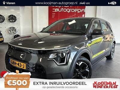 Grijs Gebruikt 2024 Kia Niro Light SUV | € 34.950 (Eerlijke prijs)