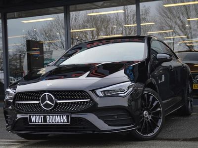 Zwart Occasion 2022 Mercedes CLA250e AMG Sedan | € 34.900 (Eerlijke prijs)