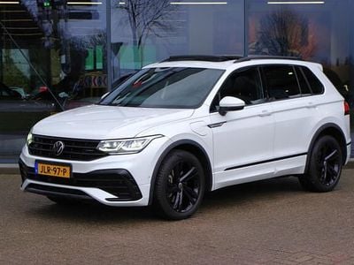 Wit (metallic) Occasion 2022 VW Tiguan R-line SUV | € 34.750 (Eerlijke prijs)
