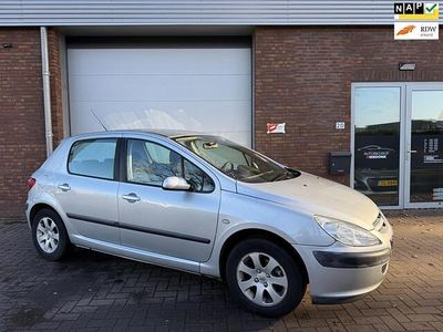 Grijs (metallic) Gebruikt 2003 Peugeot 307 Hatchback | € 1.299 (Eerlijke prijs)
