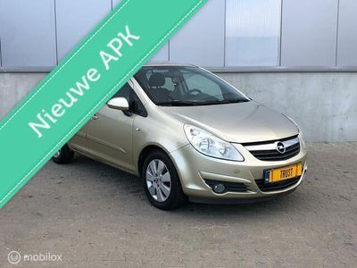 tweedehands Opel Corsa 1.4-16V Business