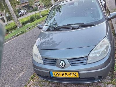 Grijs Gebruikt 2005 Renault Scénic II Luxe MPV | € 1.400 (Eerlijke prijs)