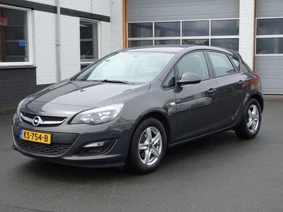 tweedehands Opel Astra 1.4 Edition Airco, cruise controle, licht metalen velgen, enz.