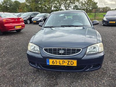 Blauw Gebruikt 2003 Hyundai Accent Hatchback | € 900
