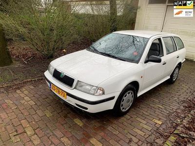 tweedehands Skoda Octavia Combi 1.6 sr LXi