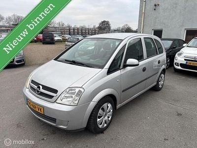Grijs Gebruikt 2004 Opel Meriva Cosmo MPV | € 899 (Eerlijke prijs)