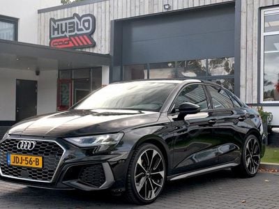 Zwart Gebruikt 2022 Audi A3 S-Line Sedan | € 26.950 (Eerlijke prijs)