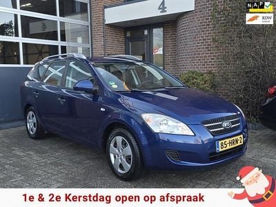 Blauw Gebruikt 2009 Kia Ceed Hatchback | € 5.395 (Eerlijke prijs)