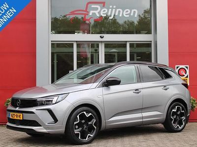 Grijs, metallic lak Occasion 2024 Opel Grandland X Ultimate SUV | € 27.795 (Eerlijke prijs)