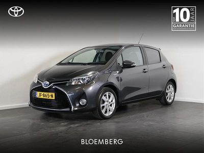 Grijs Occasion 2015 Toyota Yaris Hatchback | € 12.400 (Eerlijke prijs)