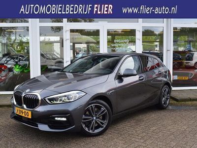 tweedehands BMW 118 1-SERIE i Executive Edition Luxury Line | Leder/Stof | Trekhaak | Car Play | NAP |