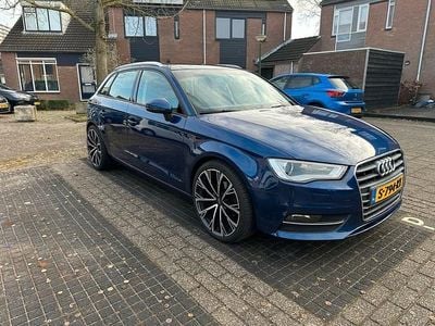 Blauw Occasion 2015 Audi A3 Ambition Hatchback | € 11.000 (Goede deal)