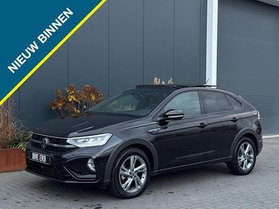 Zwart (metallic) Gebruikt 2024 VW Taigo R-line SUV | € 29.995 (Iets duurder)