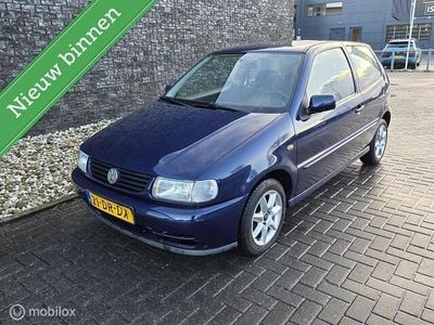 Blauw Gebruikt 1999 VW Polo Hatchback | € 1.450 (Eerlijke prijs)